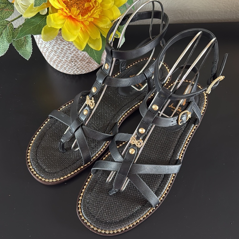 Elegant Black Strappy Sandals - Picture 6 of 10